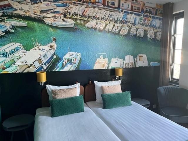 Boutique Hotel De Valk วาลเคินสวาร์ด ภายนอก รูปภาพ